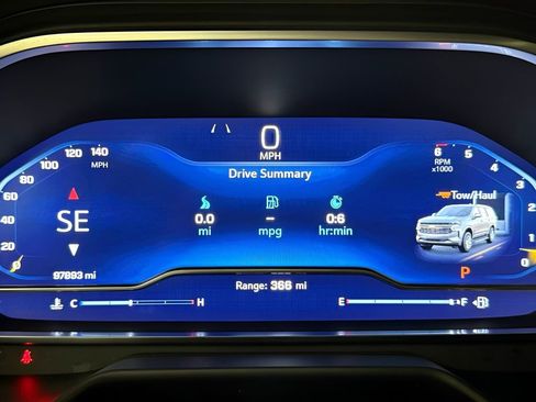 Used 2023 Chevrolet Suburban Premier image 22