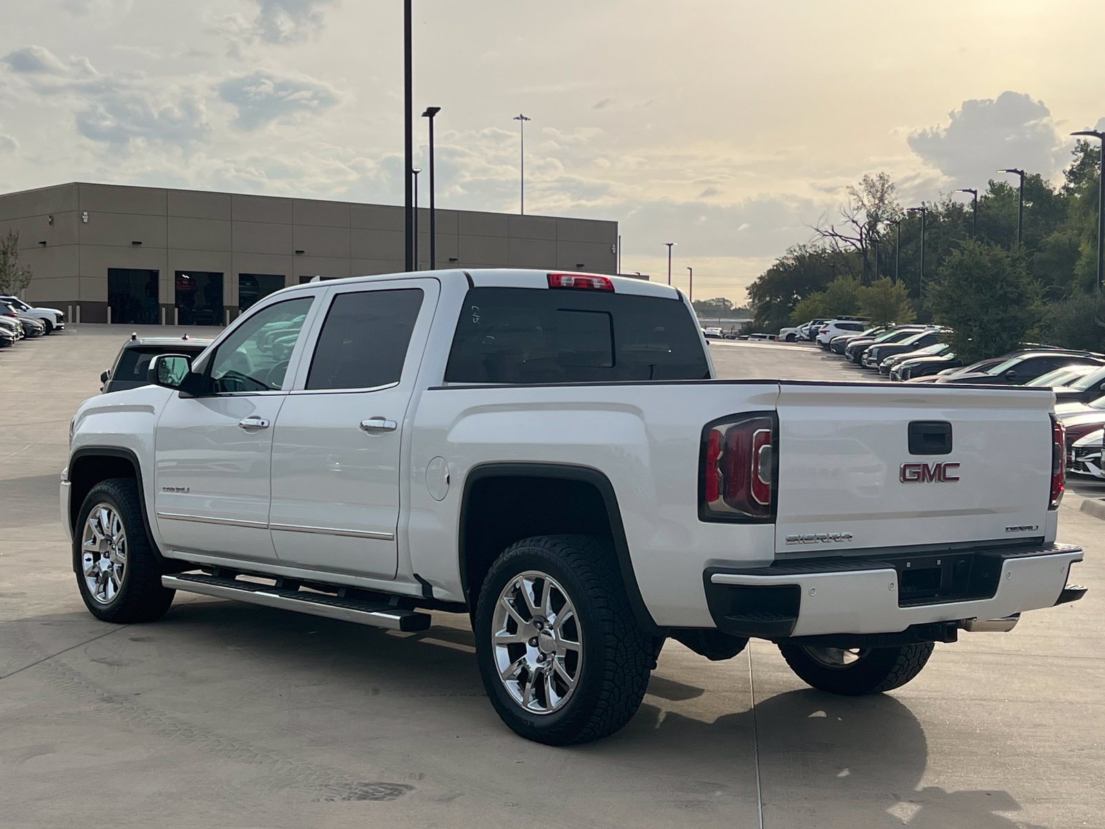Used 2018 GMC Sierra 1500 Denali AWD/4WD image 10