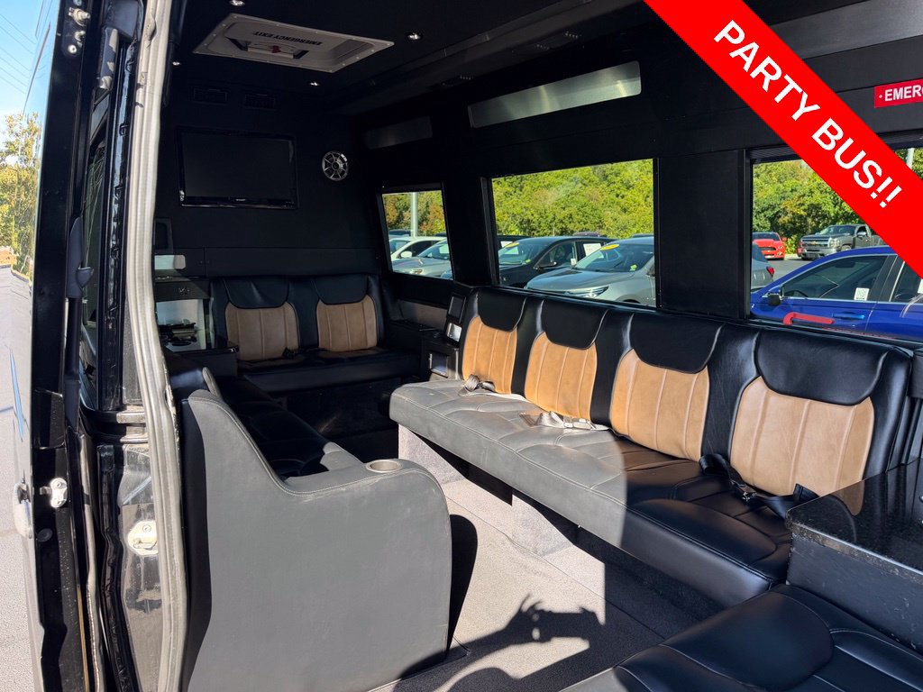 Used 2011 Mercedes-Benz Sprinter 2500 image 43
