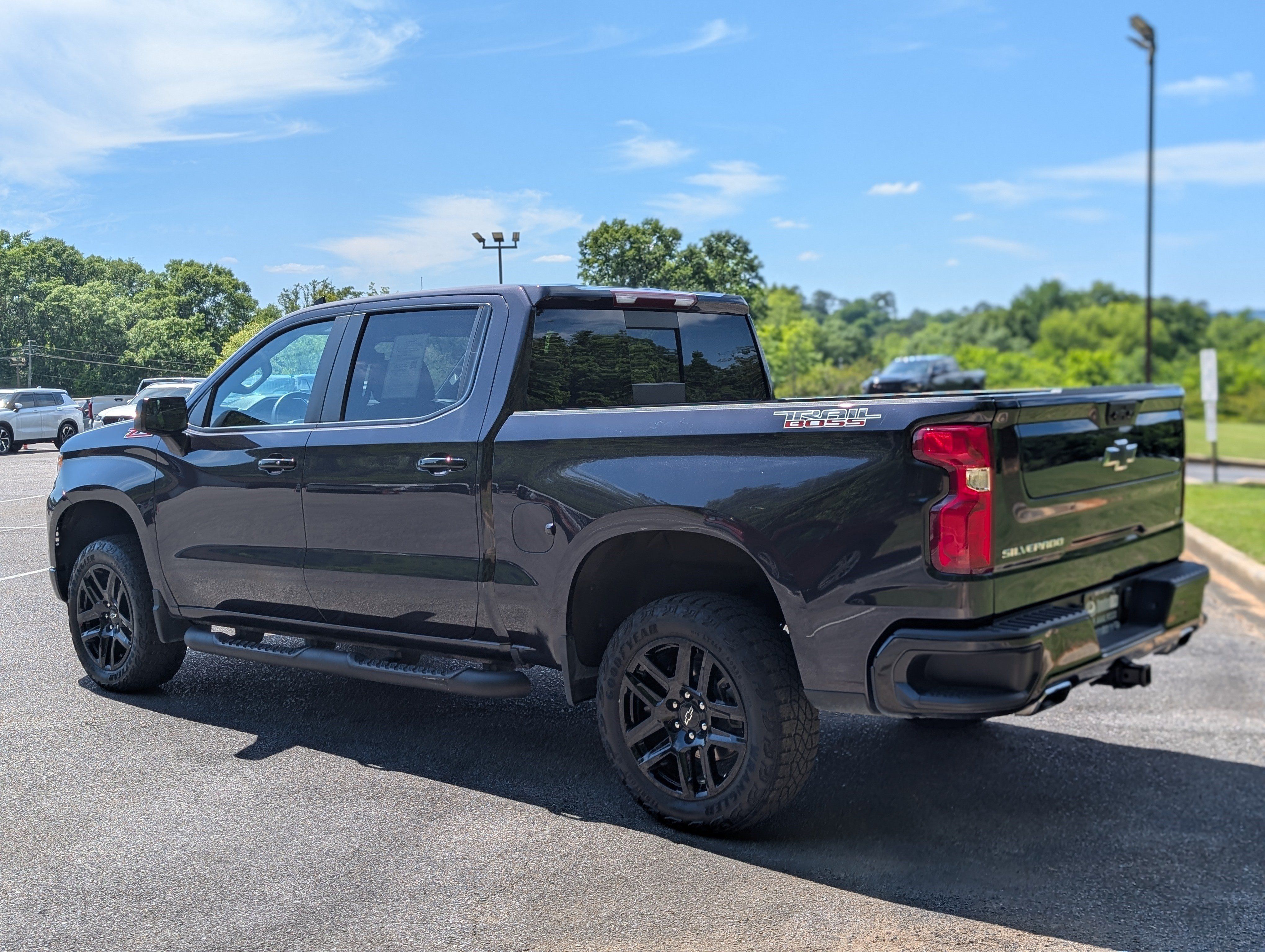Used 2024 Chevrolet Silverado 1500 LT Trail Boss w/ Convenience Package II AWD/4WD image 7