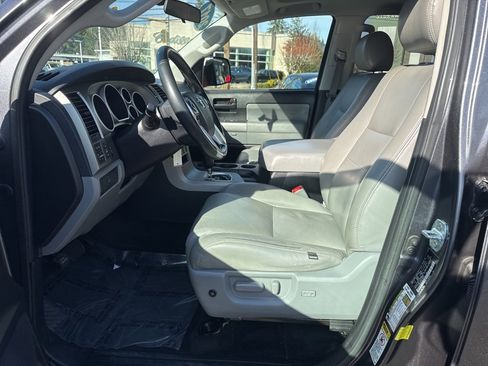 Used 2017 Toyota Sequoia SR5 image 16