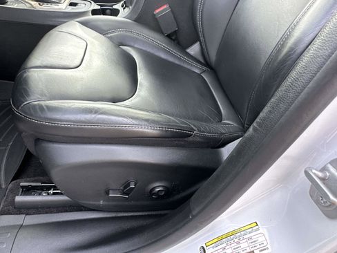 Used 2018 Jeep Cherokee Limited image 20