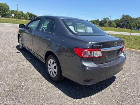 Used 2011 Toyota Corolla LE FWD image 8