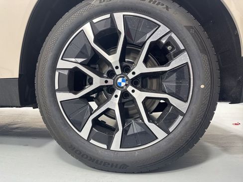 New 2026 BMW X3 xDrive30 w/ Premium Package AWD/4WD image 9