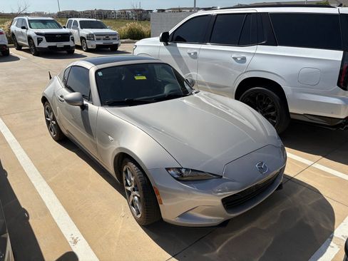 Used 2022 MAZDA MX-5 Miata RF Grand Touring RWD image 4