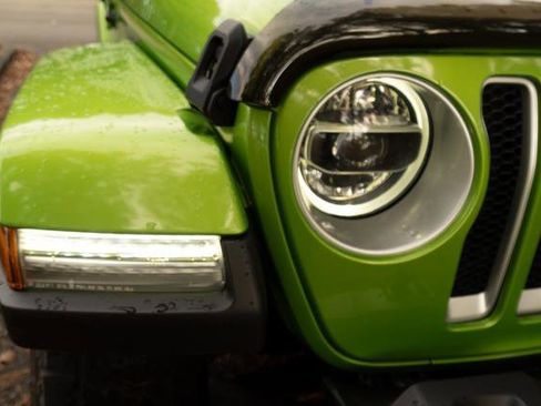 Used 2019 Jeep Wrangler Unlimited Sahara w/ Uconnect 4C Nav & Sound Group image 36