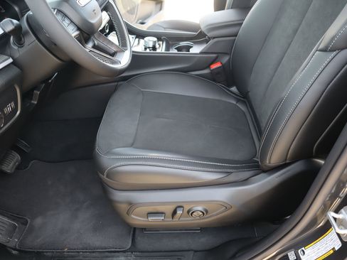 New 2026 Jeep Grand Cherokee Altitude AWD/4WD image 12