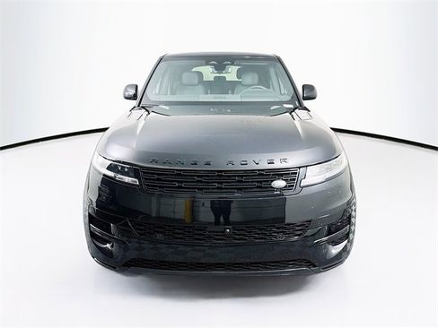 Used 2025 Land Rover Range Rover Sport SE image 2