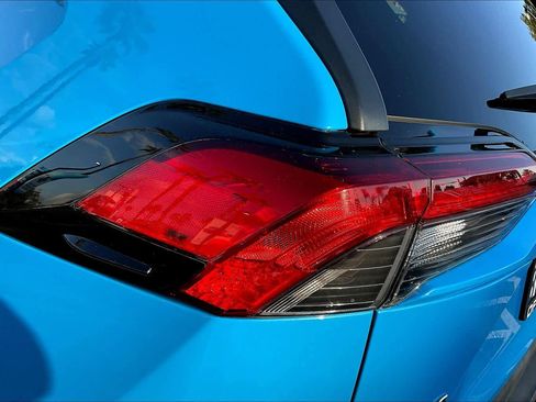 Used 2021 Toyota RAV4 LE image 26