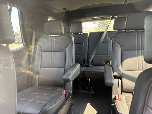 Used 2025 Chevrolet Tahoe High Country AWD/4WD image 27