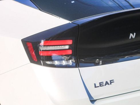 New 2026 Nissan Leaf FWD image 9