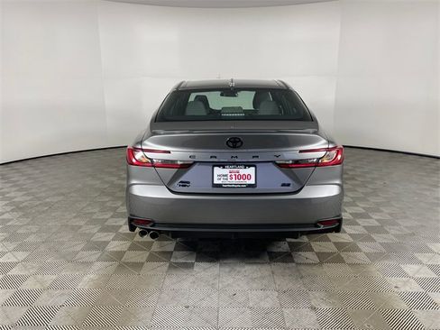 Used 2025 Toyota Camry SE image 23