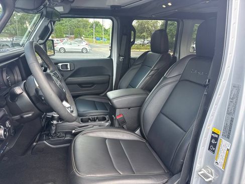Used 2024 Jeep Wrangler Unlimited Sahara w/ Safety Group AWD/4WD image 10