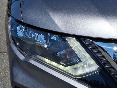 Used 2018 Nissan Rogue SL AWD/4WD image 9