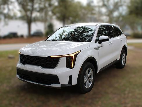 New 2026 Kia Sorento LX FWD image 16