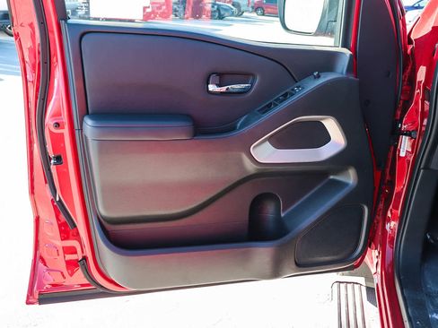 Used 2023 Nissan Frontier SV w/ SV Convenience Package image 21