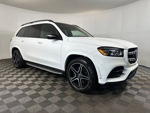 Used 2022 Mercedes-Benz GLS 450 4MATIC image 2