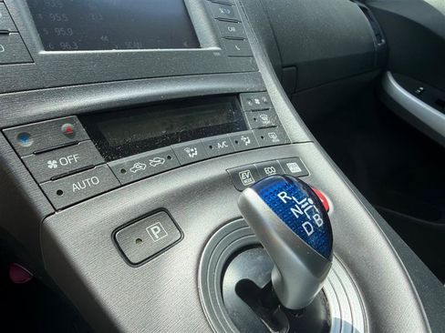 Used 2015 Toyota Prius Two image 20