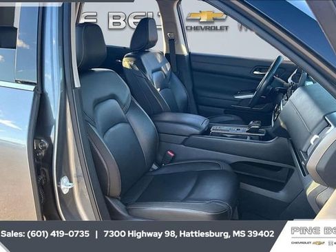 Used 2022 Nissan Pathfinder SL image 6