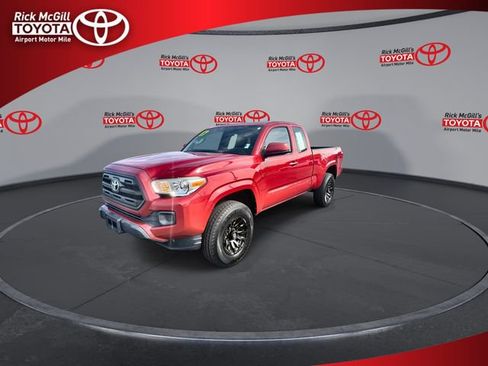 Used 2017 Toyota Tacoma SR w/ SR Convenience Package RWD image 4