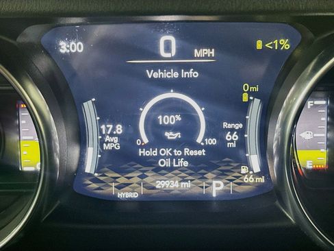 Used 2023 Jeep Wrangler Unlimited Sahara AWD/4WD image 18