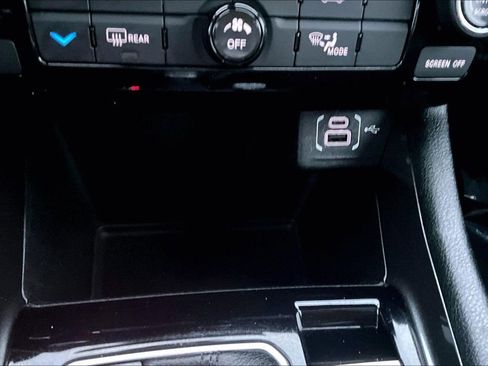 Used 2024 Jeep Compass Latitude image 32