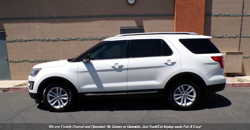 Used 2017 Ford Explorer XLT w/ Equipment Group 202A FWD image 7