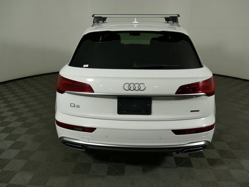 Used 2022 Audi Q5 2.0T Premium w/ Convenience Package image 4
