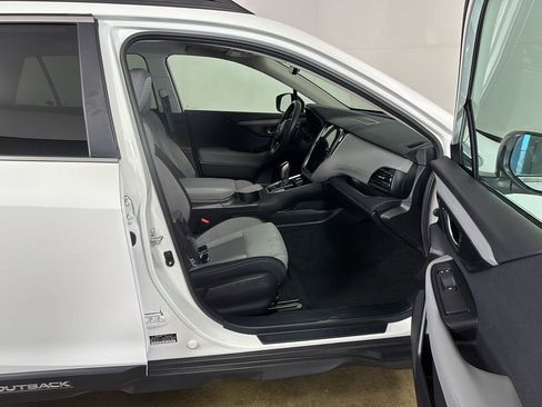 Used 2025 Subaru Outback Premium AWD/4WD image 17