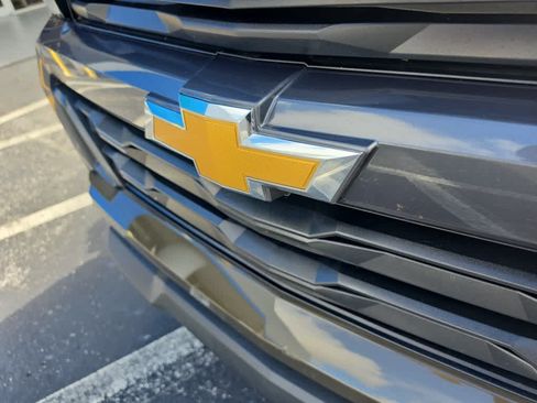 Used 2024 Chevrolet Colorado LT w/ LT Convenience Package III RWD image 9