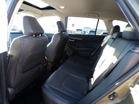 Used 2022 Subaru Outback Limited AWD/4WD image 19