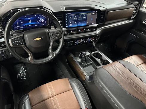 Used 2024 Chevrolet Silverado 1500 High Country w/ Technology Package AWD/4WD image 13