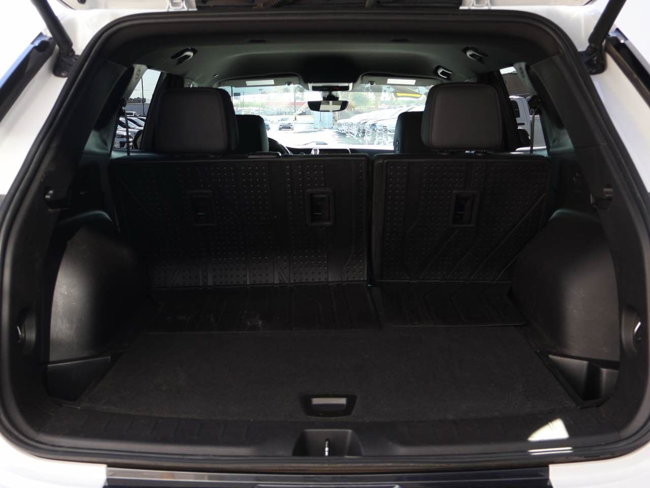 Used 2022 Chevrolet Blazer Premier w/ Driver Confidence II Package FWD image 11