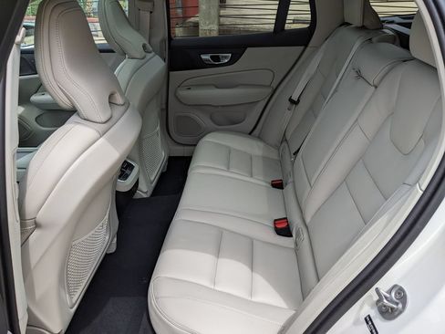 Certified 2026 Volvo V60 B5 Cross Country Ultra w/ Protection Package Premier AWD/4WD image 23