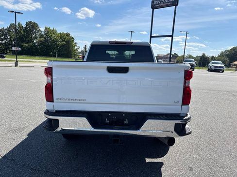 Used 2026 Chevrolet Silverado 2500 LT AWD/4WD image 6