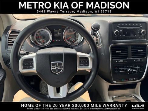 Used 2012 Dodge Grand Caravan Crew FWD image 16