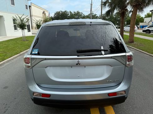 Used 2014 Mitsubishi Outlander ES image 5