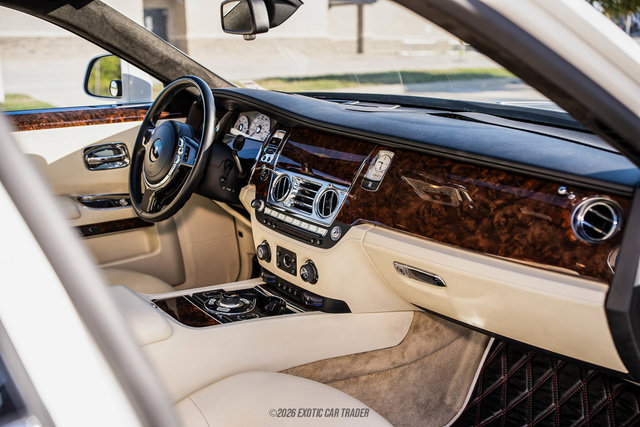 Used 2013 Rolls-Royce Ghost RWD image 65