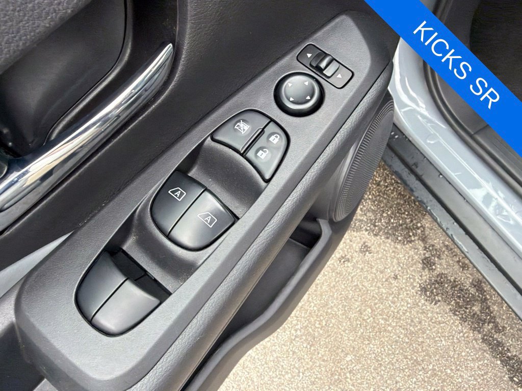 Used 2023 Nissan Kicks SR w/ SR Premium Package FWD image 10