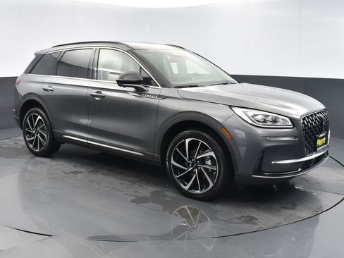 New 2025 Lincoln Corsair Reserve image 5