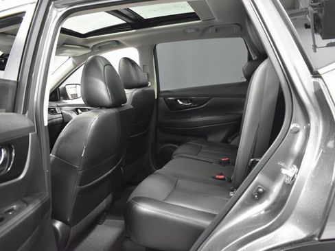 Used 2020 Nissan Rogue SL w/ Premium Package image 34