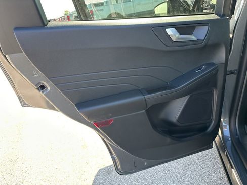 New 2026 Ford Escape SE image 32