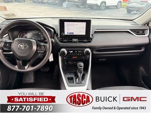 Used 2023 Toyota RAV4 LE FWD image 17
