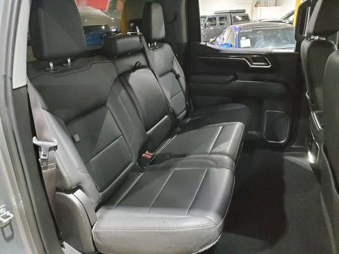 Used 2023 Chevrolet Silverado 1500 LTZ AWD/4WD image 18