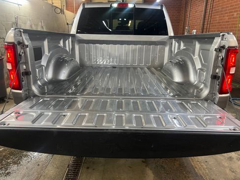 Used 2025 RAM 1500 Big Horn AWD/4WD image 8