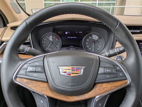 Used 2021 Cadillac XT5 Premium Luxury w/ Platinum Package FWD image 28