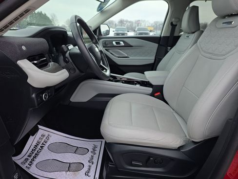 Used 2025 Ford Explorer Platinum w/ LUX Leather Package image 21