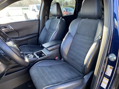 Used 2022 Mitsubishi Outlander SE image 24