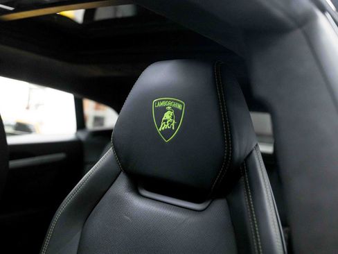 Used 2019 Lamborghini Urus AWD/4WD image 40