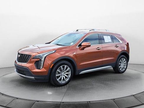 Used 2019 Cadillac XT4 Premium Luxury w/ Enhanced Visibility Package FWD image 3